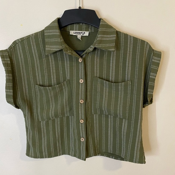 Love 83 Olive Striped Button Down Cropped Shirt size small front pockets - Picture 1 of 7